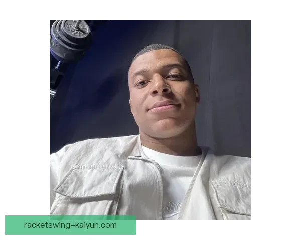 姆巴佩在巴黎竞技场中展现出邦迪少年风采，状态回暖备受期待